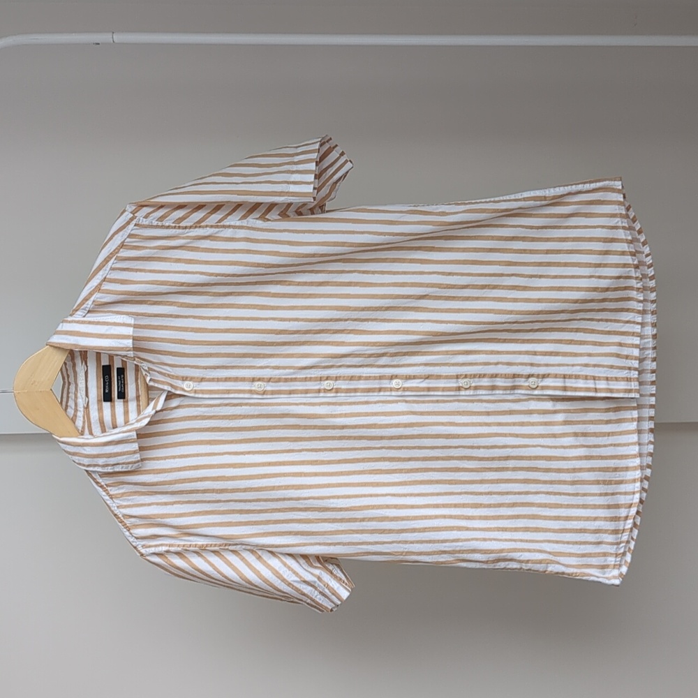 RW&CO, Medium, 100% cotton button-up T-shirt with brown stripes
